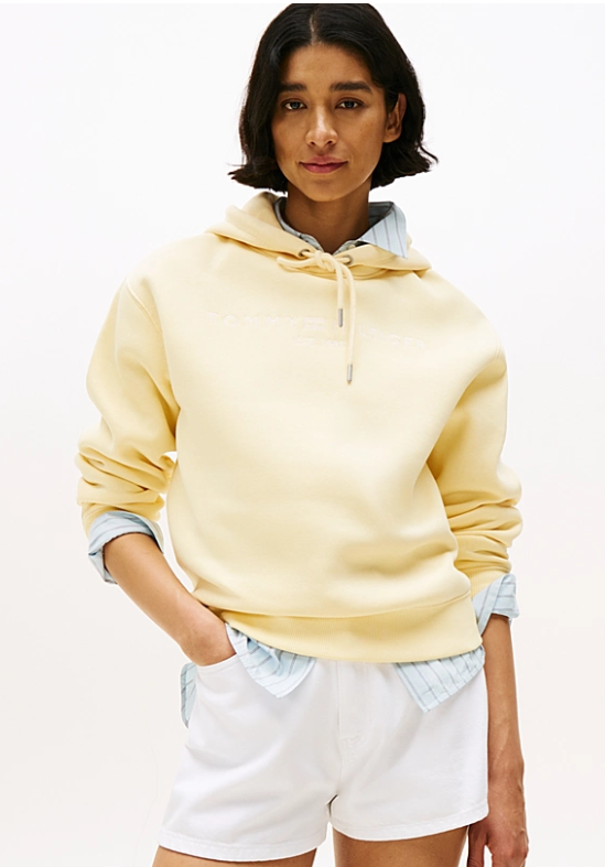 Tommy Hilfiger dobývá český trh: Proč má klasický americký styl stále navrch
